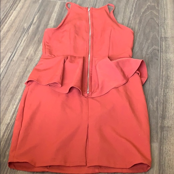 A dress it’s from papaya size M - Picture 2 of 2